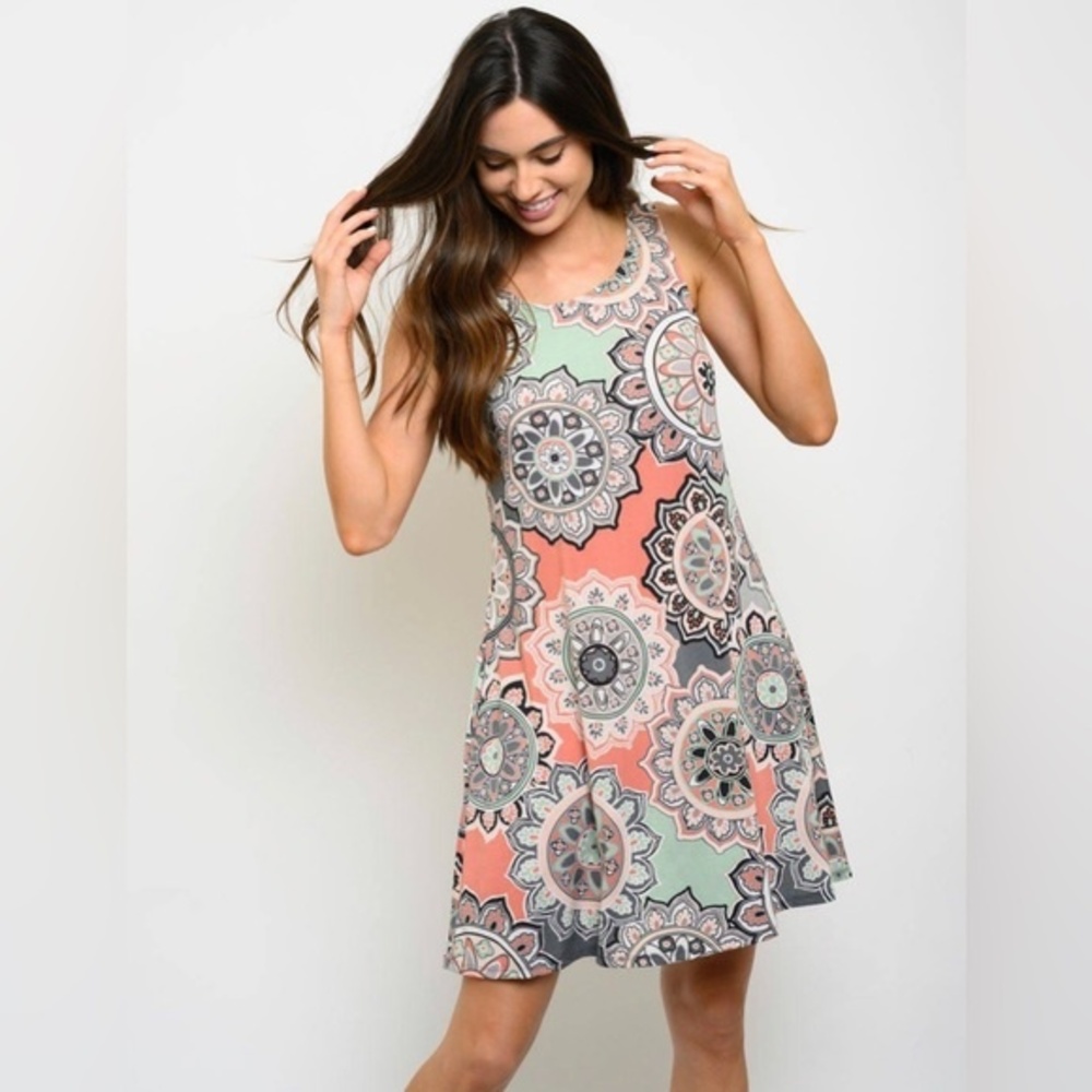 Boutique all over medallion print boho dress with pockets size large